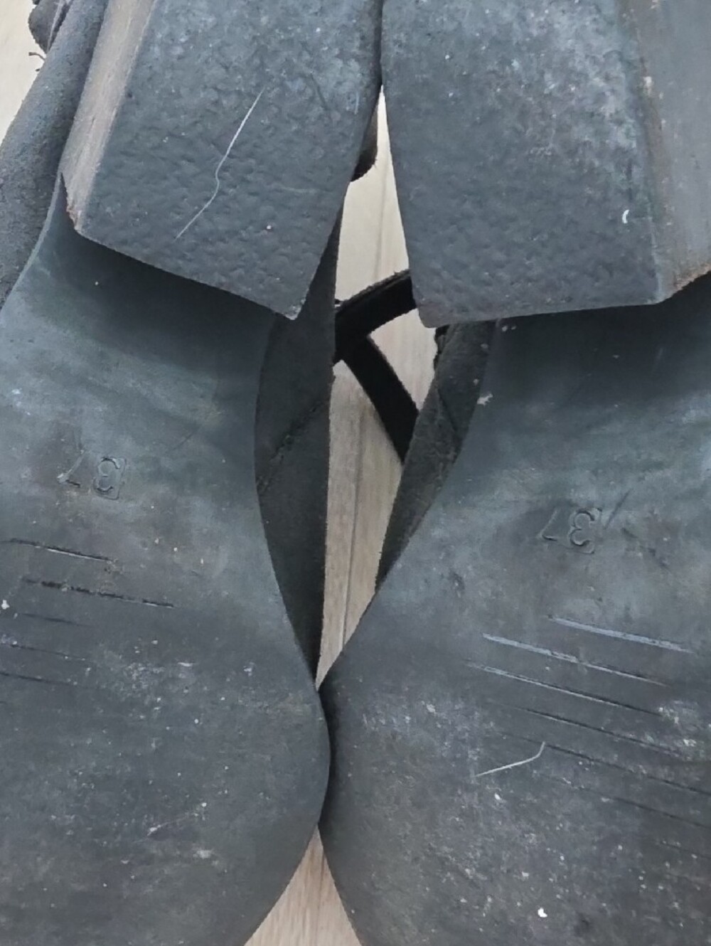 Kaanas Gobi Clog Bootie - Picture 8 of 12